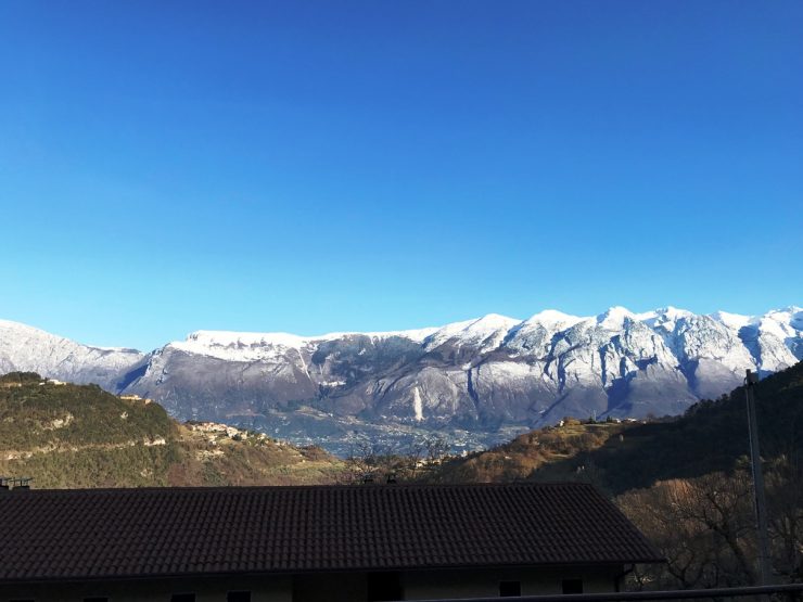 Komplett renovierte Wohnung mit großer Terrasse und fantastischer Aussicht in Voiandes am Gardasee zu vermieten